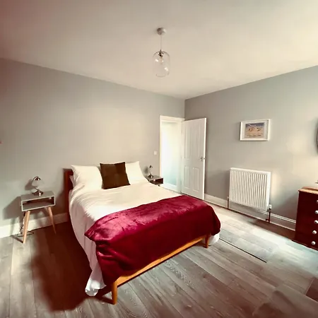 Tideway With Private Parking Space * Whitby