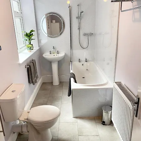 Tideway With Private Parking Space * Whitby