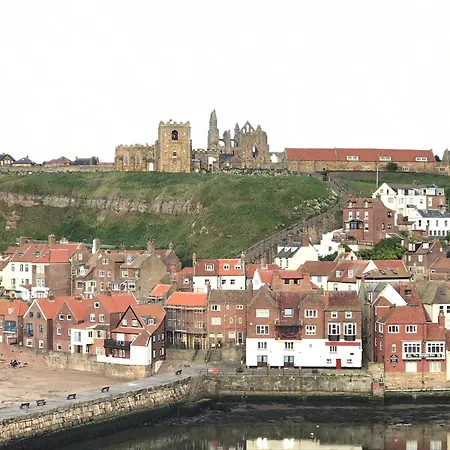 Tideway With Private Parking Space Apartman *