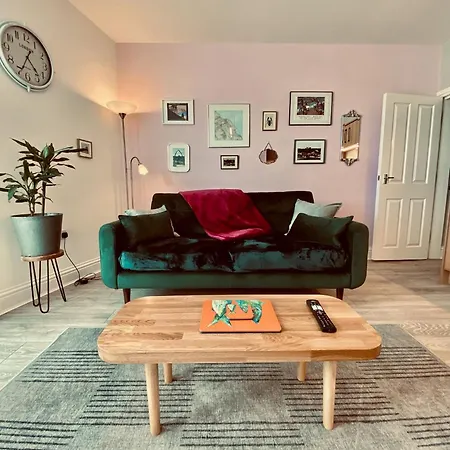 Tideway With Private Parking Space * Whitby