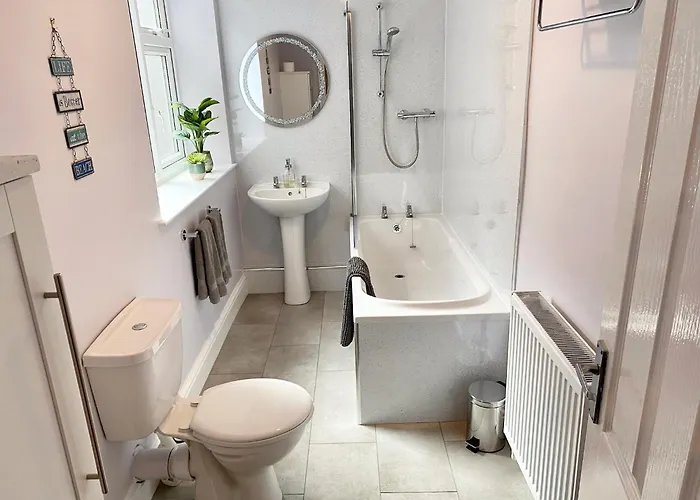 Tideway With Private Parking Space * Whitby