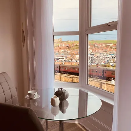 Tideway With Private Parking Space *